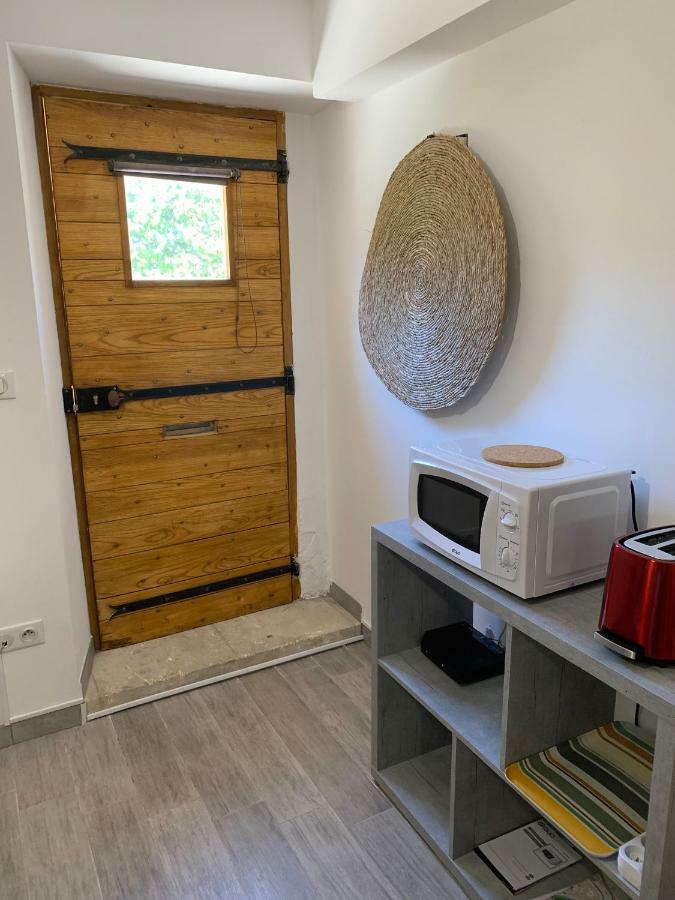 Les Lauriers LʼIsle-sur-la-Sorgue Exterior foto